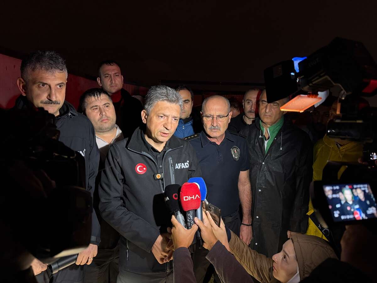 Hortum işçi konteynerlerini parçaladı! 4 ölü, 1 yaralı var 10